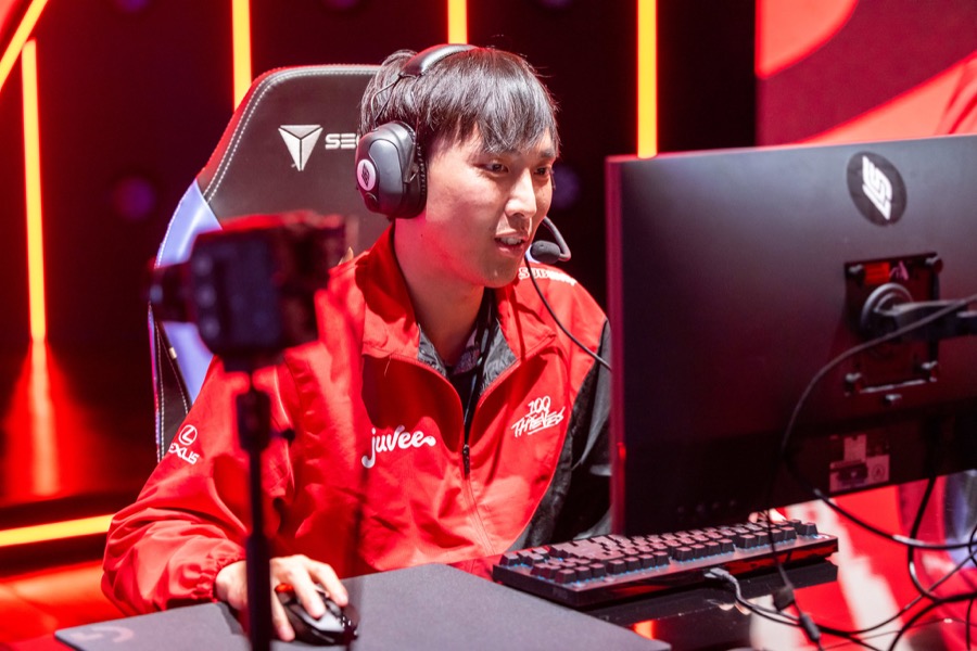 Doublelift professional League of Legends player portrait