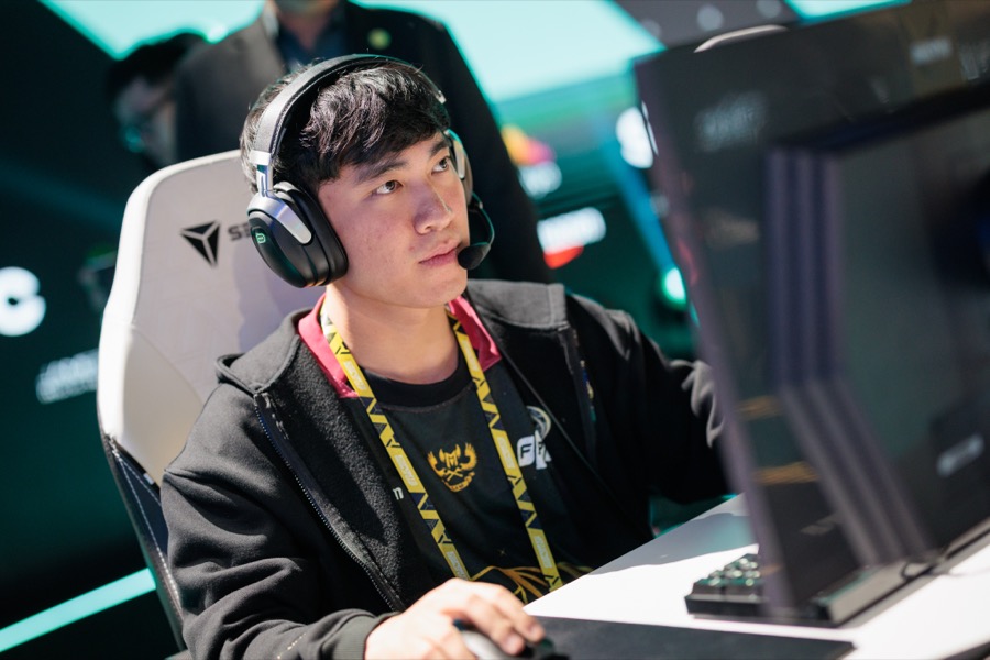 Levi professional League of Legends player portrait